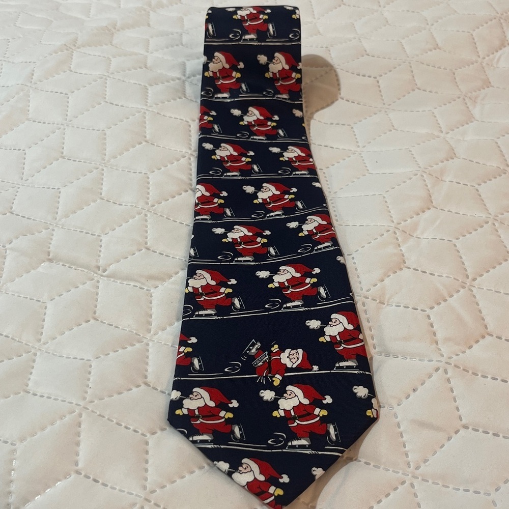 Hasting & Smith 100% Silk Ice Skating Santa Christmas Tie Made In The USA